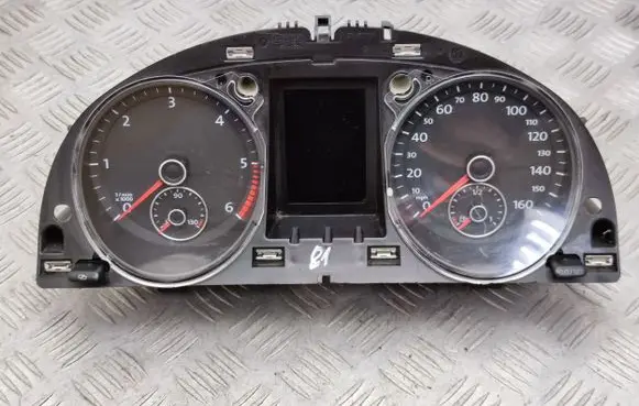 Volkswagen PASSAT B6 Speedometer (instrument cluster) 3C0920972D