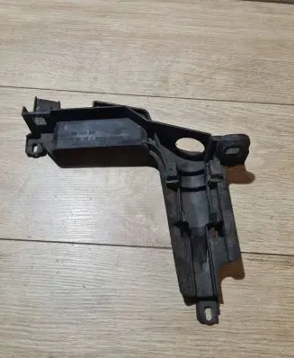 BMW 3 E46 Headlight/headlamp mounting bracket 1301073017