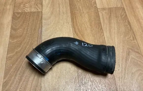 Volkswagen PASSAT B6 Intercooler hose/pipe 3C0145838B