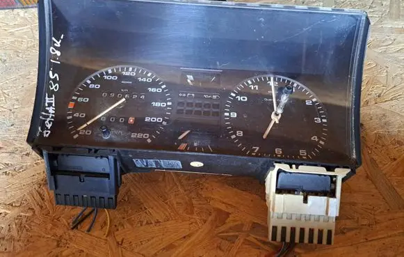 Volkswagen Jetta II Speedometer (instrument cluster)