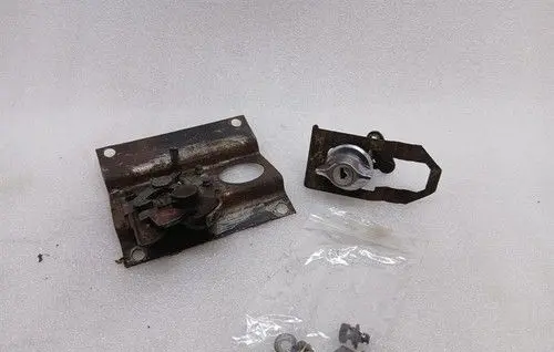 Aston Martin V8 Tailgate/trunk/boot lock/catch/latch 19731978