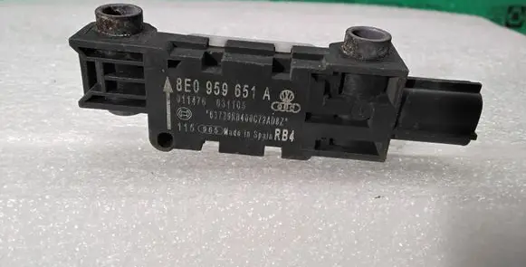 Audi A4 S4 B7 8E 8H Airbag deployment crash/impact sensor 8E0959651A