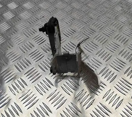 BMW 3 GT F34 Radiator support slam panel bracket 8620733
