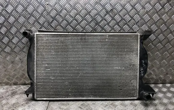 Audi A4 S4 B6 8E 8H Coolant radiator