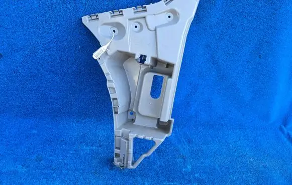 BMW X2 F39 Rear bumper mounting bracket 8069141