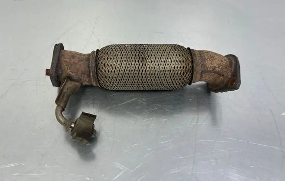 Hyundai Santa Fe Muffler pipe connector clamp 