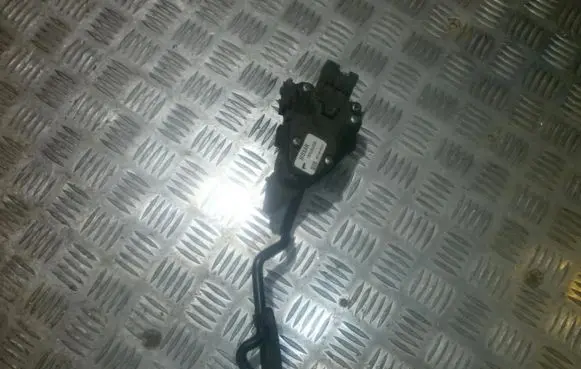 Nissan Almera N16 Accelerator throttle pedal 18002au400