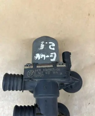 BMW 3 E46 Coolant heater control valve 8369805 02127