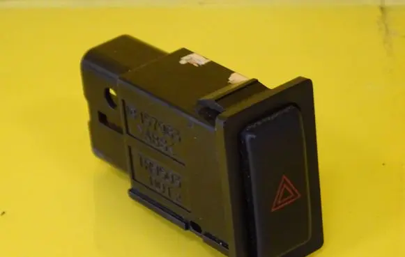 Toyota Avensis T250 Hazard light switch 157963 TR9503