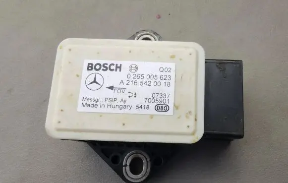 Mercedes-Benz E W124 ESP acceleration yaw rate sensor A2165420018 7005901 0265005623