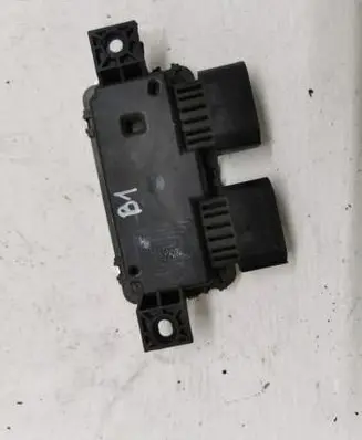 Mercedes-Benz A W177 Fuel pump relay A0009008214