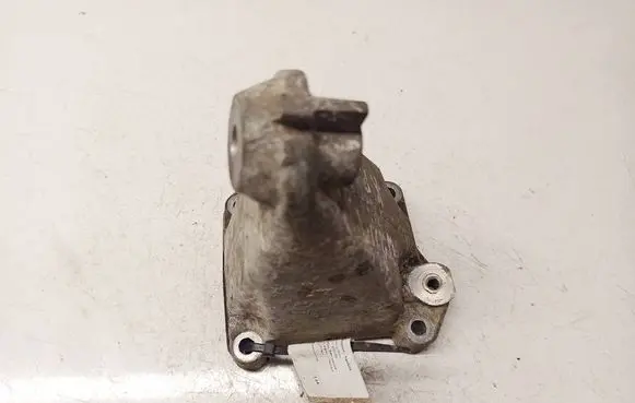 Mercedes-Benz C W203 Engine mounting bracket A2712230904