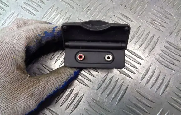 Renault Modus AUX in-socket connector 28023001R