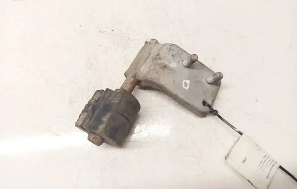 Mercedes-Benz E W212 Muffler mount bracket/holder A2124923741