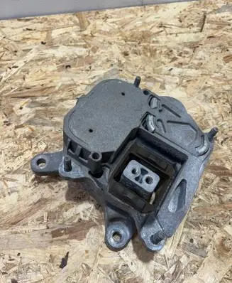 Audi Q8 Gearbox mount 4m0399115p 4m0399153ag