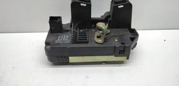Opel Zafira A Rear door lock 90561158