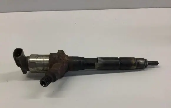 Mazda 6 Fuel injector R2AA13H50