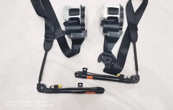 Volkswagen Tiguan Set of seat belts 571857706C 571857705A