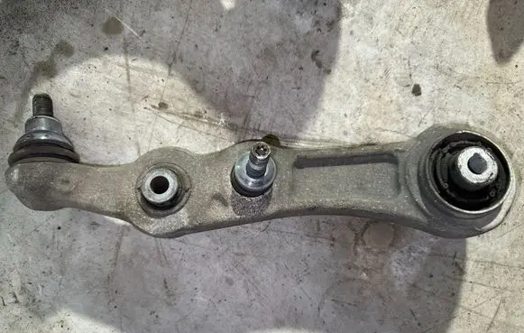 Mercedes-Benz C W205 Front lower control arm/wishbone