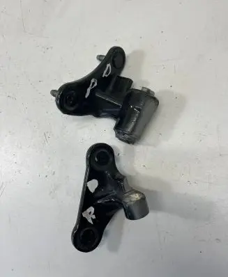 Mercedes-Benz C W204 Front door lower hinge 