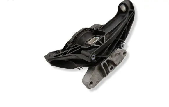 Peugeot Rifter Engine mount bracket