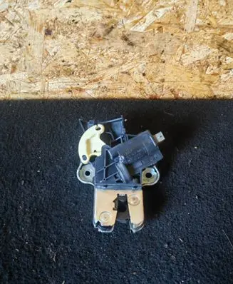 Volkswagen PASSAT CC Tailgate/trunk/boot lock/catch/latch 4F5827505D