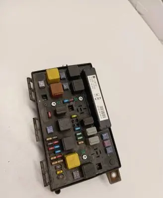 Opel Zafira B Fuse box set 13206754 5DK00866838