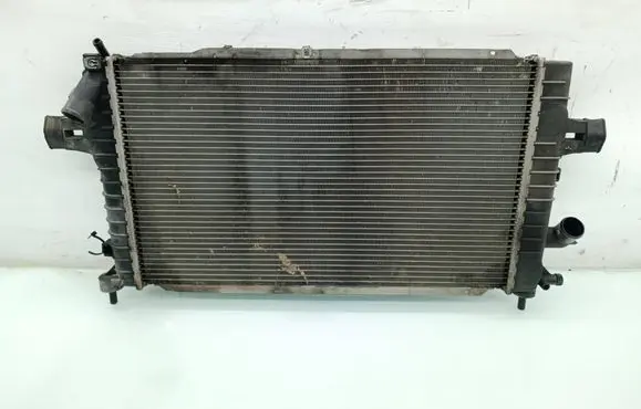 Opel Zafira B Coolant radiator 13128925