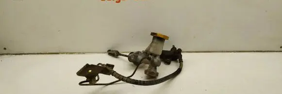 Subaru Forester SF Clutch master cylinder