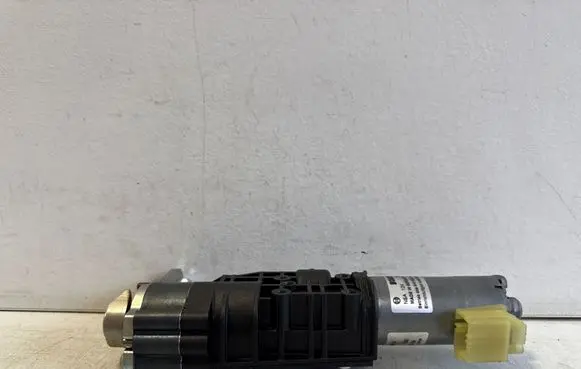 Audi Q7 4M Tailgate/trunk/boot lift motor 4M0827851A 0390204153