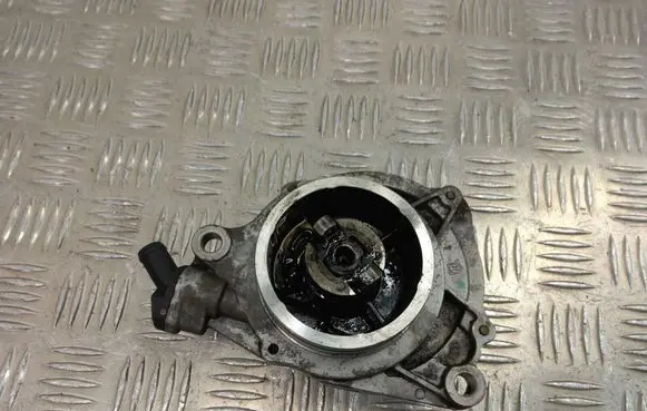 BMW X5 E53 Vacuum pump 7786841