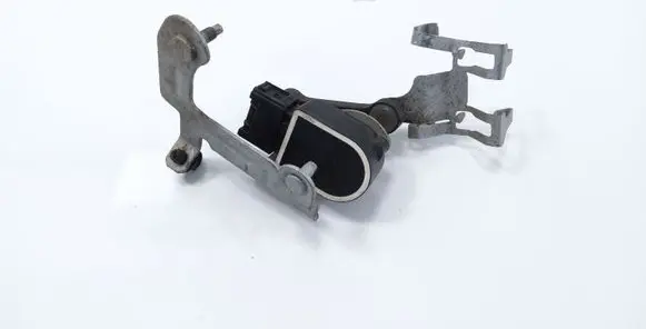 Headlight/headlamp level sensor