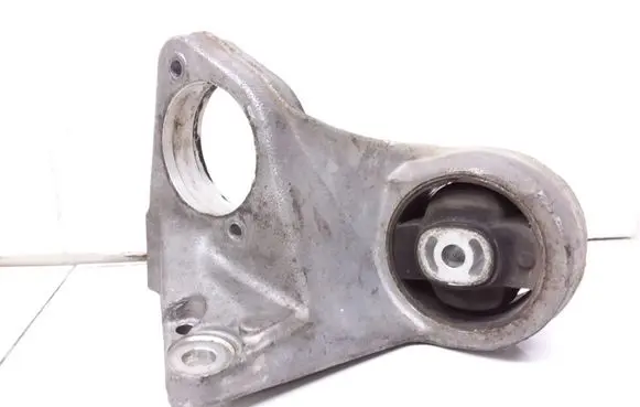 Citroen C8 Engine mount bracket 96193563