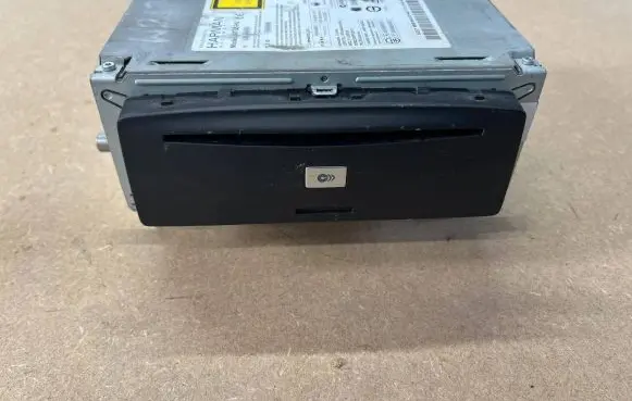 Mercedes-Benz S C217 Radio/CD/DVD/GPS head unit A2179000901