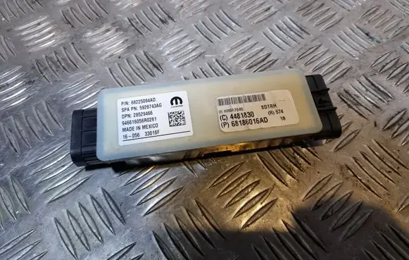 Chrysler Pacifica Sliding door control unit/module 68225094AD