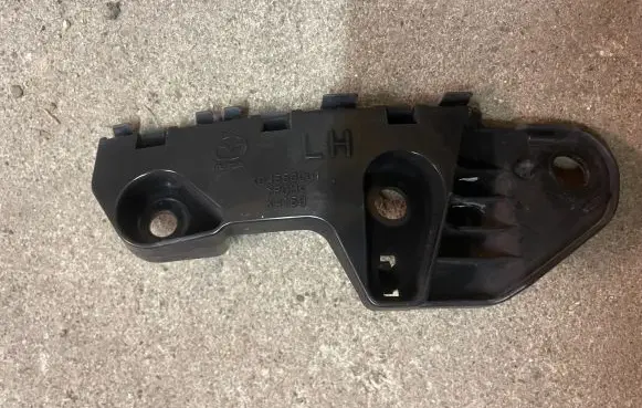 Mazda CX-5 Front bumper mounting bracket KD45500U1