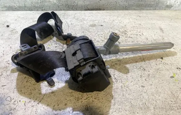 Volvo XC70 Front seatbelt 39859386