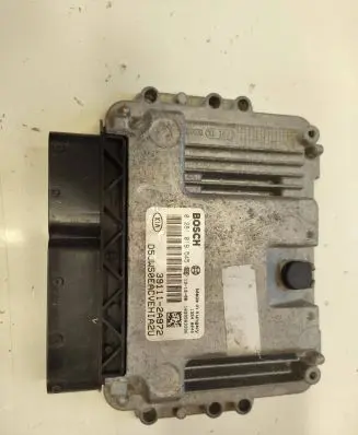 KIA Ceed Engine control unit/module 391112A972 1039S63386 0281019545