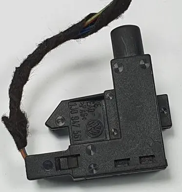 Volkswagen PASSAT B7 Hand brake control module 1J0947561