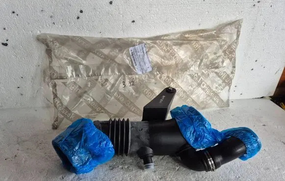 Alfa Romeo 159 Air intake hose/pipe 51779362