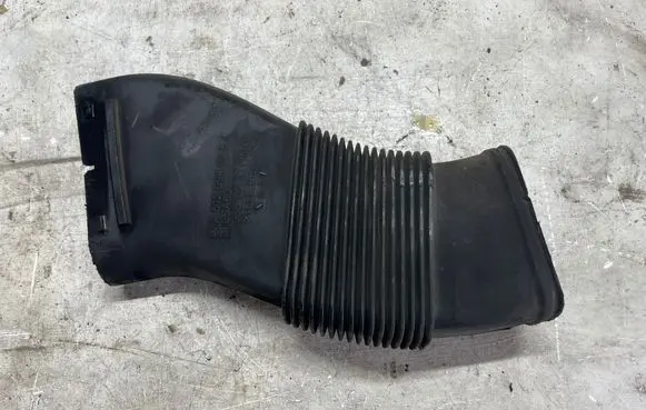 Mercedes-Benz E W211 Air intake duct part A6120940287 LSA60 988026105