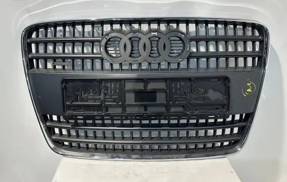 Audi Q7 4L Front bumper upper radiator grill 4L0853651