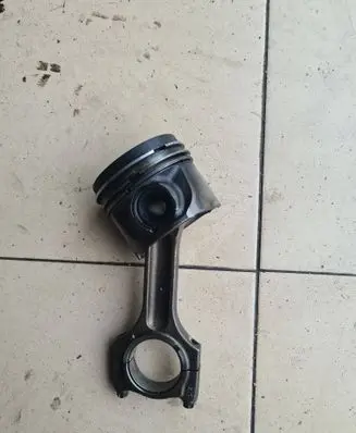 BMW X5 E70 Piston with connecting rod