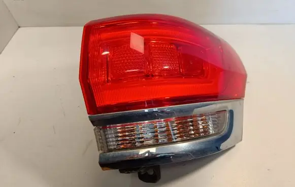 Jeep Grand Cherokee Rear/tail lights P68110000AB