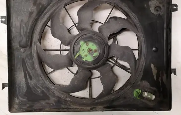 Hyundai Tucson JM Electric radiator cooling fan
