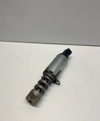 Audi A6 S6 C6 4F Camshaft vanos timing valve 06E109257J