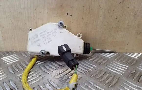 Fuel tank cap lock motor