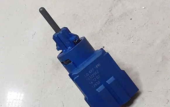 Clutch pedal sensor