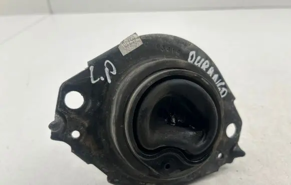 Dodge Durango III Engine mount bracket