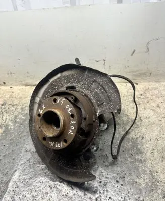 BMW X5 E70 Rear wheel hub